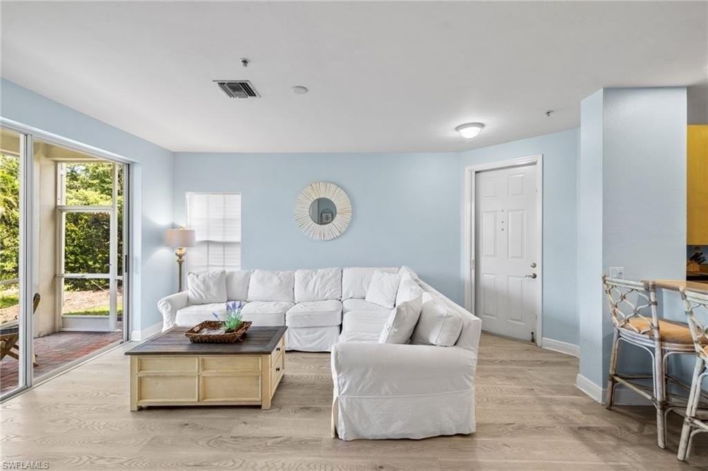 1305 Sweetwater Cv Unit 104 #104 - Photo 3 of 39