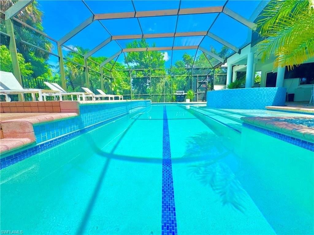 27281 Tennessee St - Photo 2 of 33