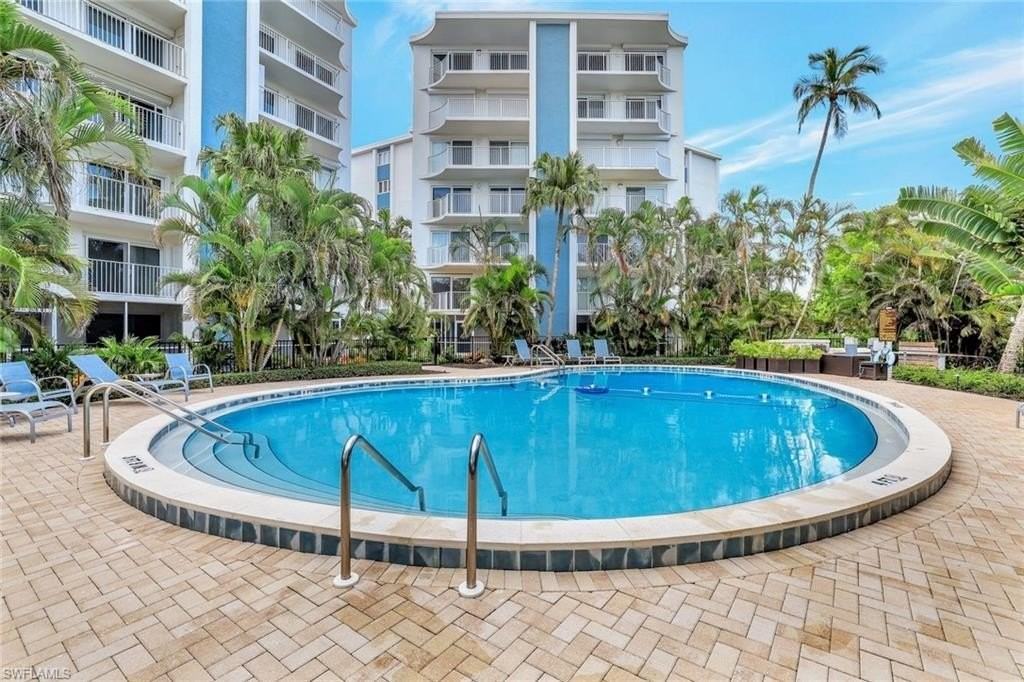 1300 Gulf Shore Blvd N #406 - Photo 2 of 19