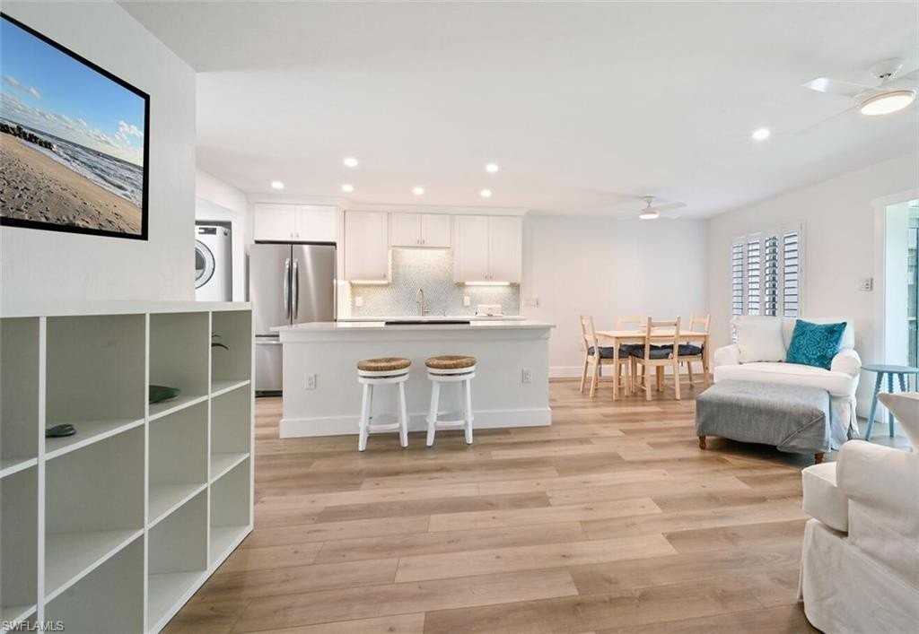 250 7th Ave S #202 - Photo 3 of 26