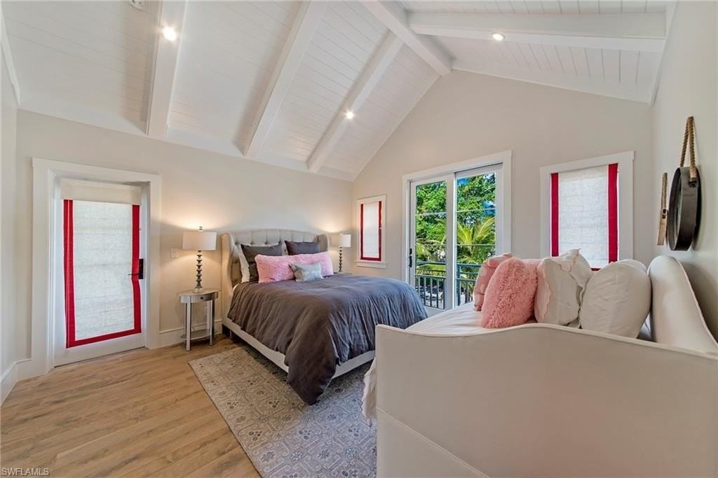 434 3rd Ave S - Photo 7 of 24