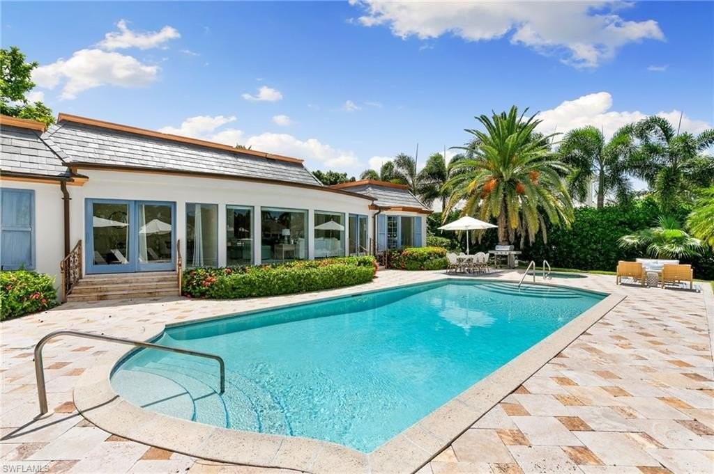 1060 Galleon Dr - Photo 4 of 29