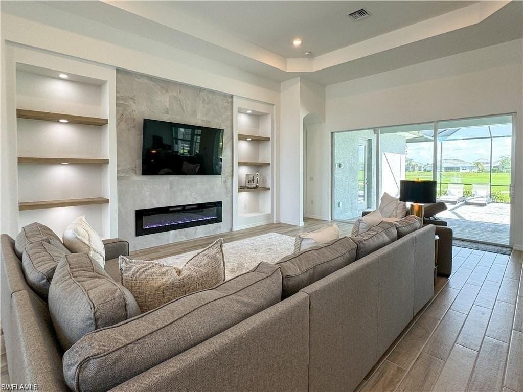 6082 Artisan Ct - Photo 3 of 47