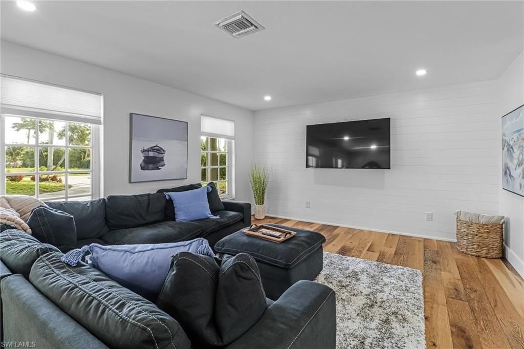 1823 Hurricane Harbor Ln - Photo 5 of 30