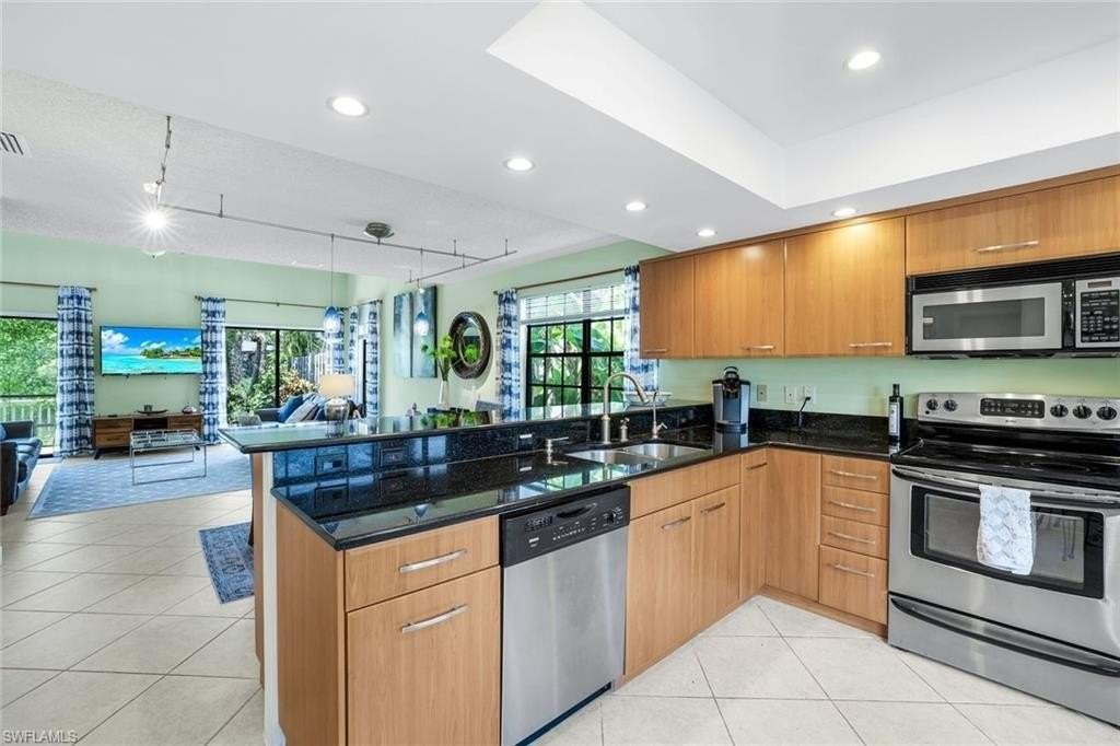 823 Meadowland Dr Apt H #H - Photo 7 of 17