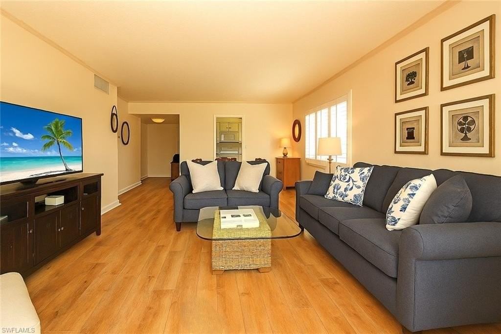 666 3rd St S Apt 201 #201 - Photo 3 of 19