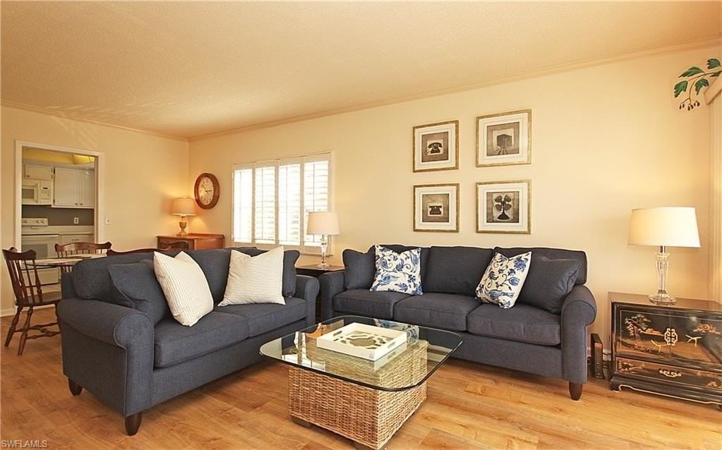 666 3rd St S Apt 201 #201 - Photo 4 of 19