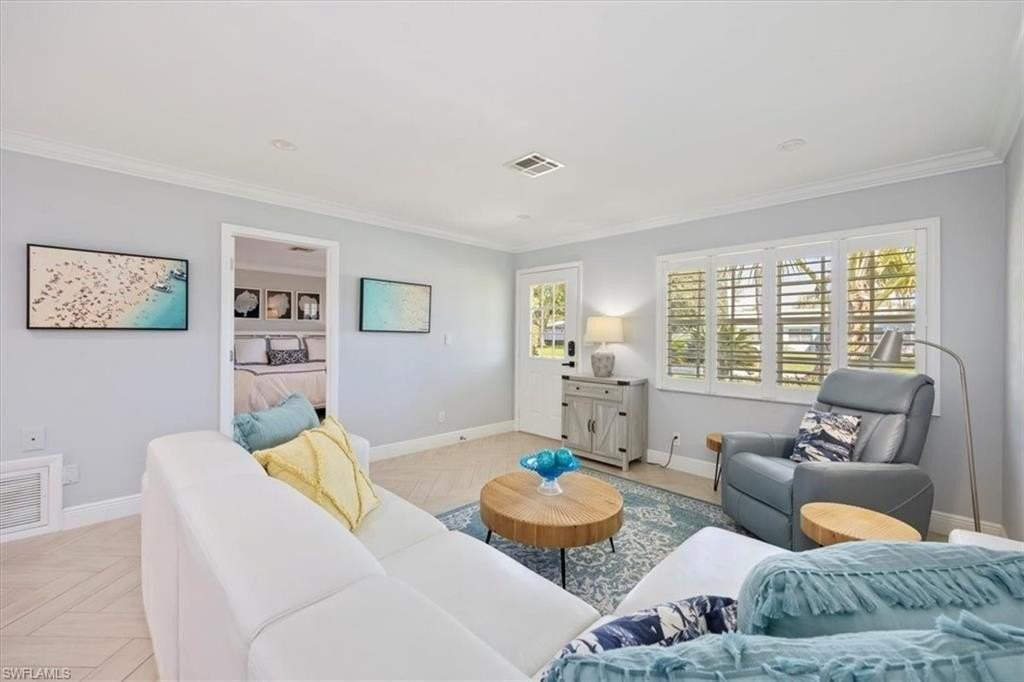 1236 13th Ave N - Photo 4 of 25