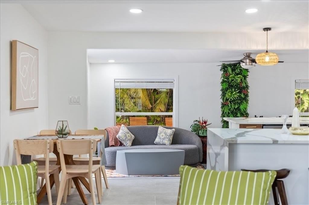 2123 Holiday Ln - Photo 7 of 43