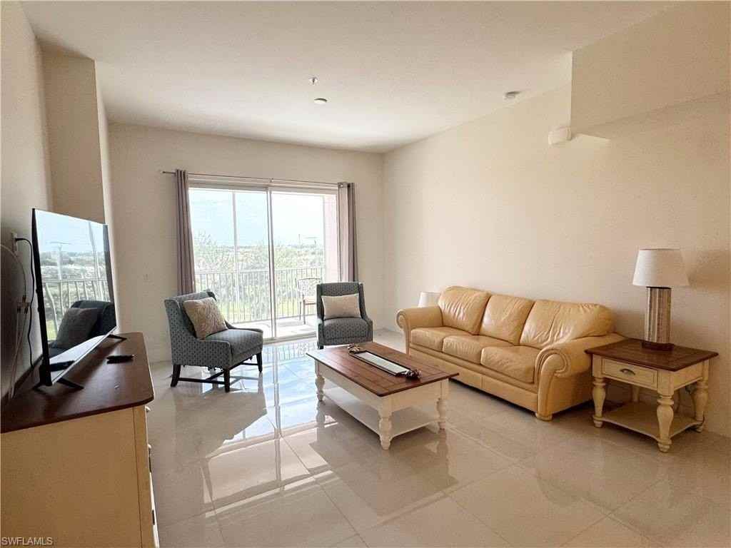 15901 Royal Pointe Ln Apt 405 #405 - Photo 5 of 19