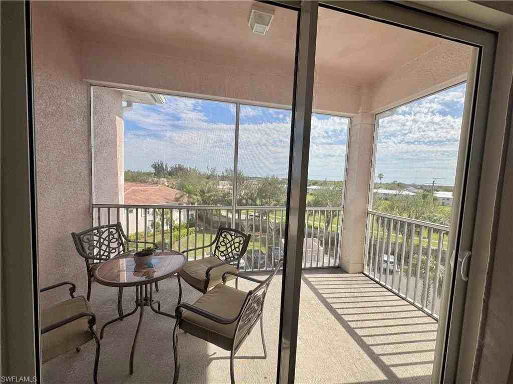 15901 Royal Pointe Ln Apt 405 #405 - Photo 7 of 19