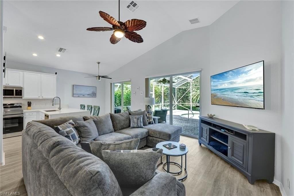 227 Glen Eagle Cir - Photo 3 of 20