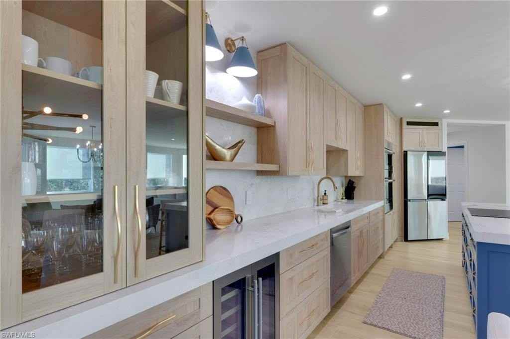 2728 Tiburon Blvd E #302 - Photo 4 of 32