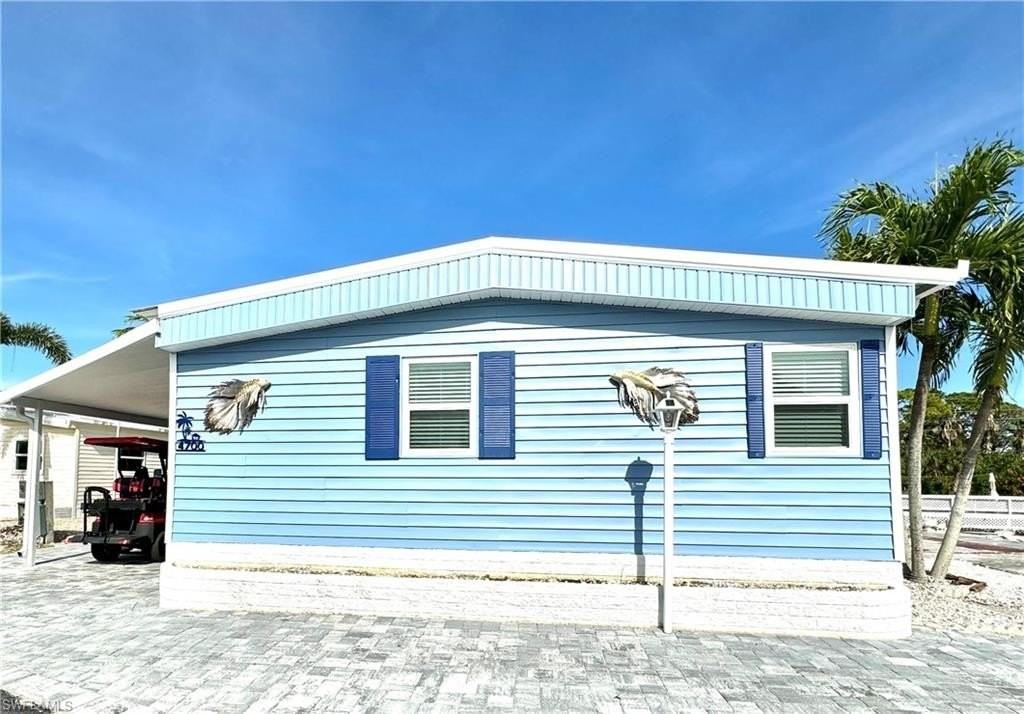 4700 Leilani Ln - Photo 3 of 34