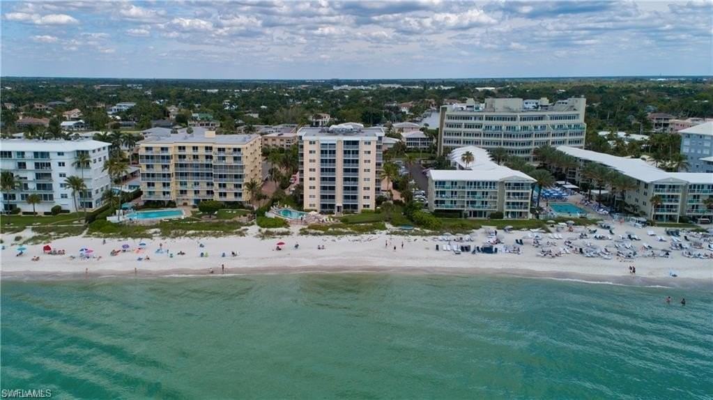 1919 Gulf Shore Blvd N Apt 302 #302 - Photo 3 of 17