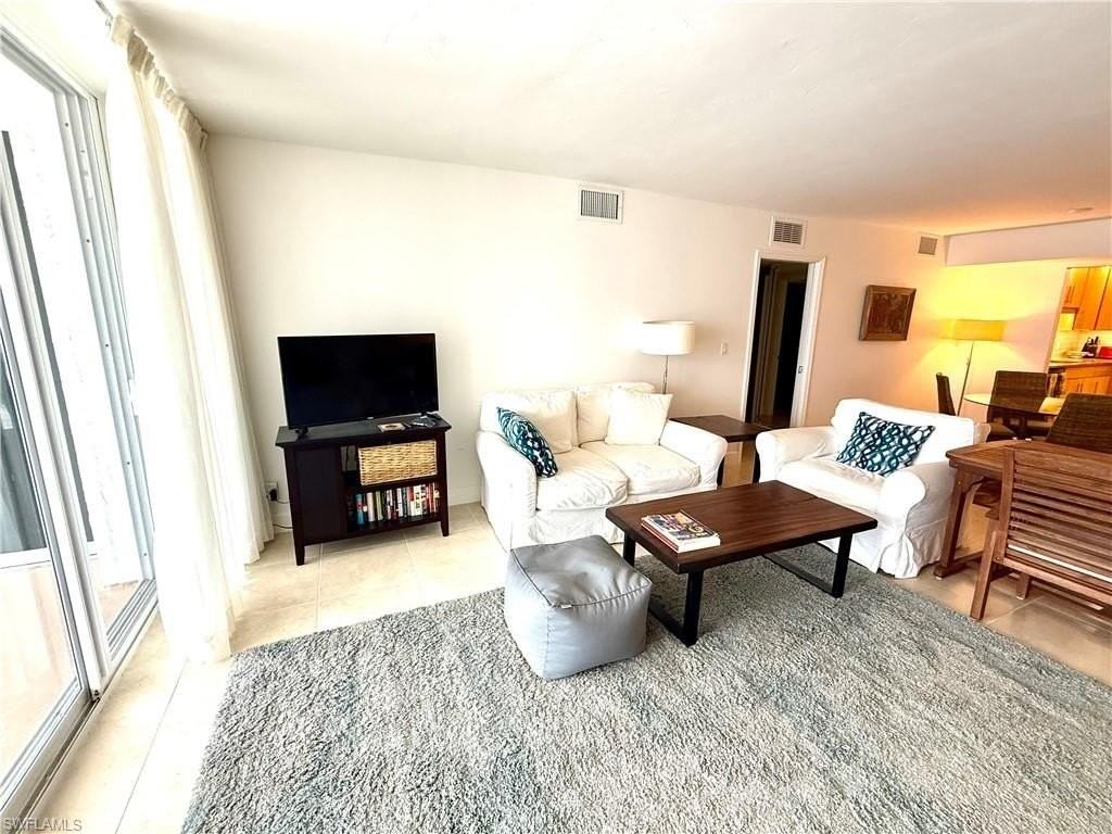 1919 Gulf Shore Blvd N Apt 302 #302 - Photo 6 of 17