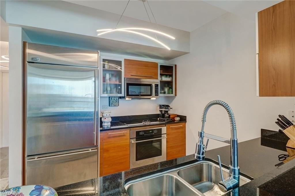 3000 Oasis Grand Blvd Apt 606 #606 - Photo 3 of 47