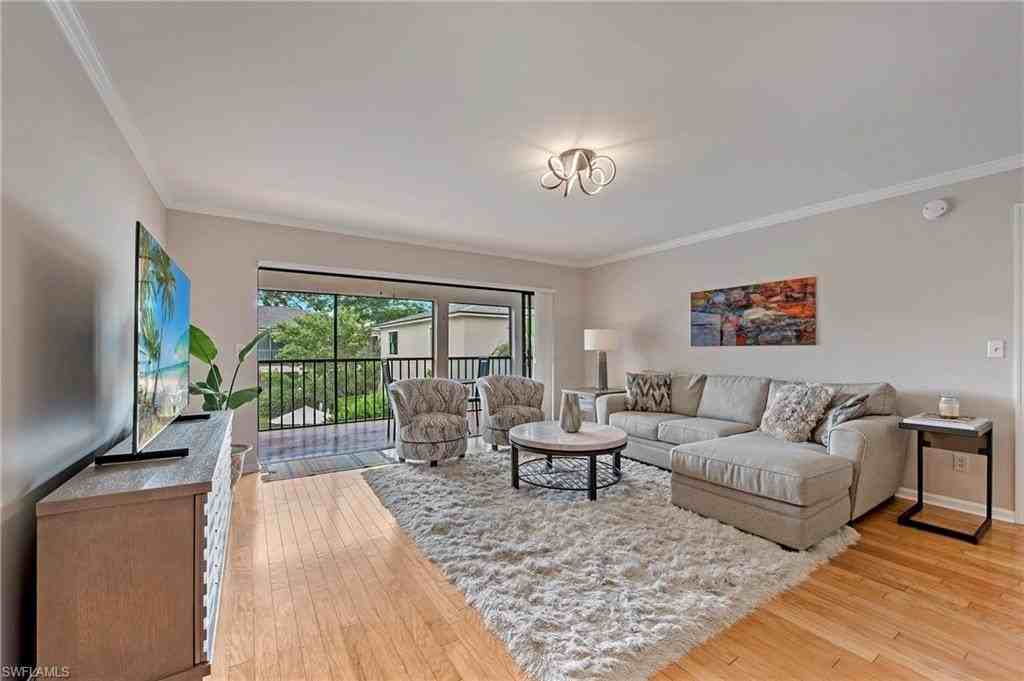 722 10th Ave S #A201 - Photo 6 of 19