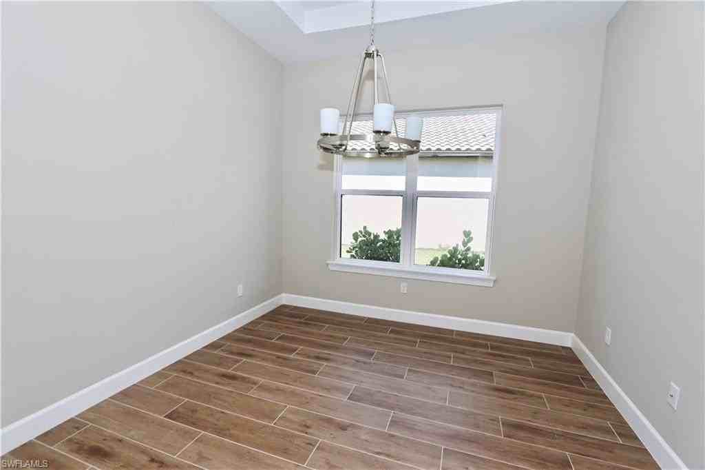 8437 Rosa Ct - Photo 7 of 32