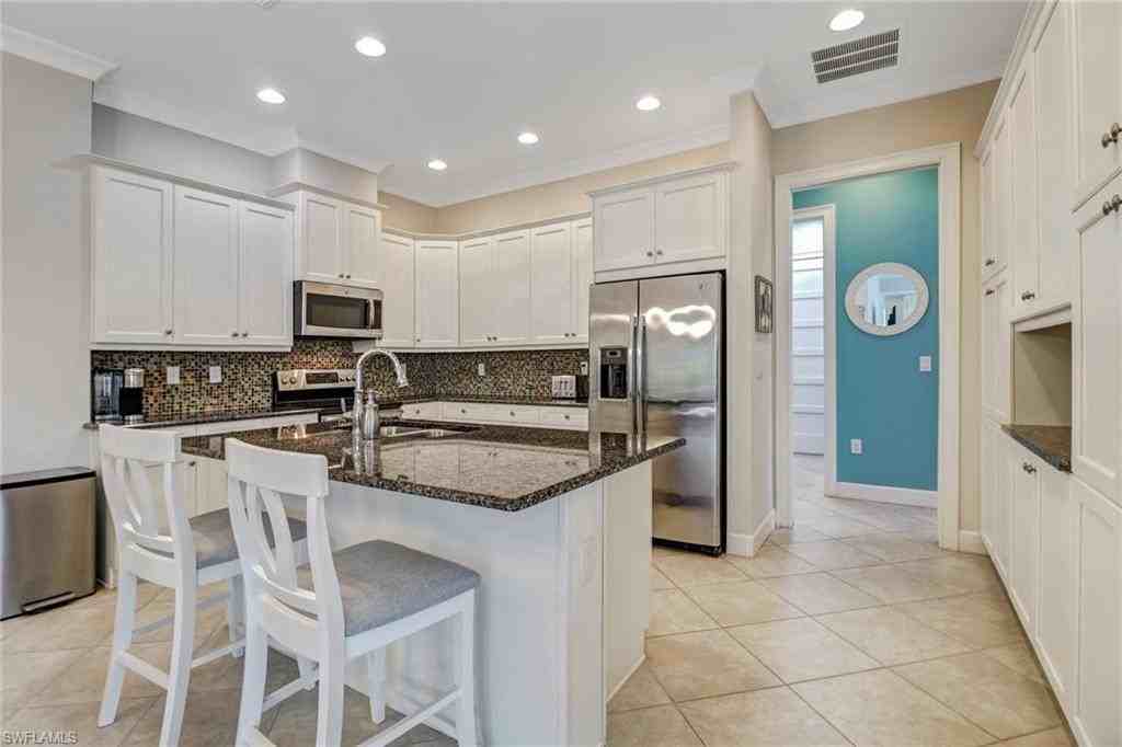 7194 Dominica Dr - Photo 7 of 25