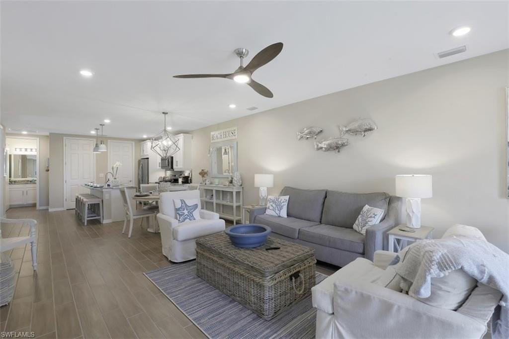 14663 Edgewater Cir - Photo 4 of 35