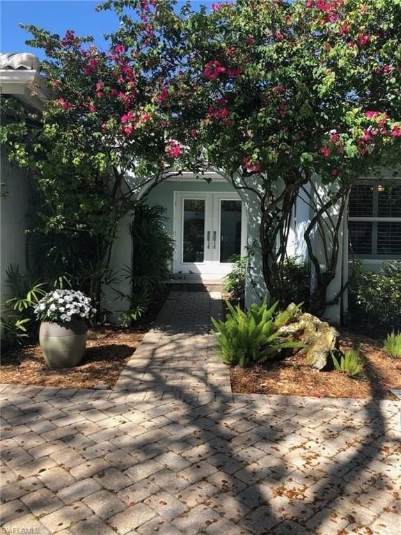 677 18th Ave S - Photo 2 of 28