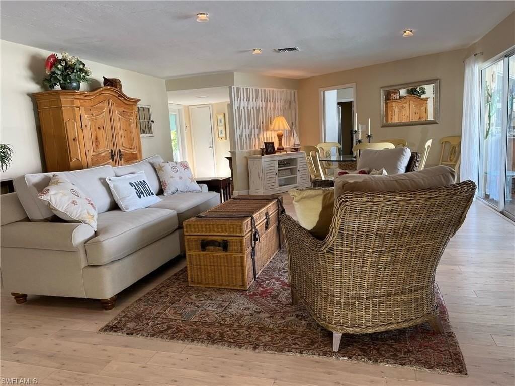 677 18th Ave S - Photo 6 of 28