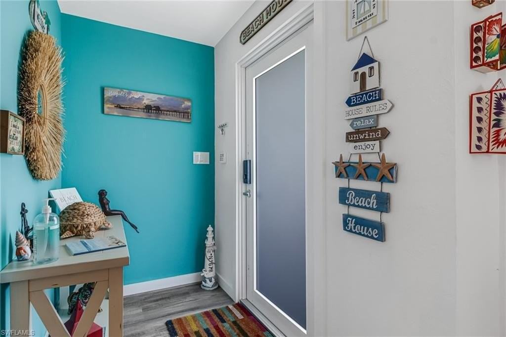 724 100th Ave N - Photo 3 of 31