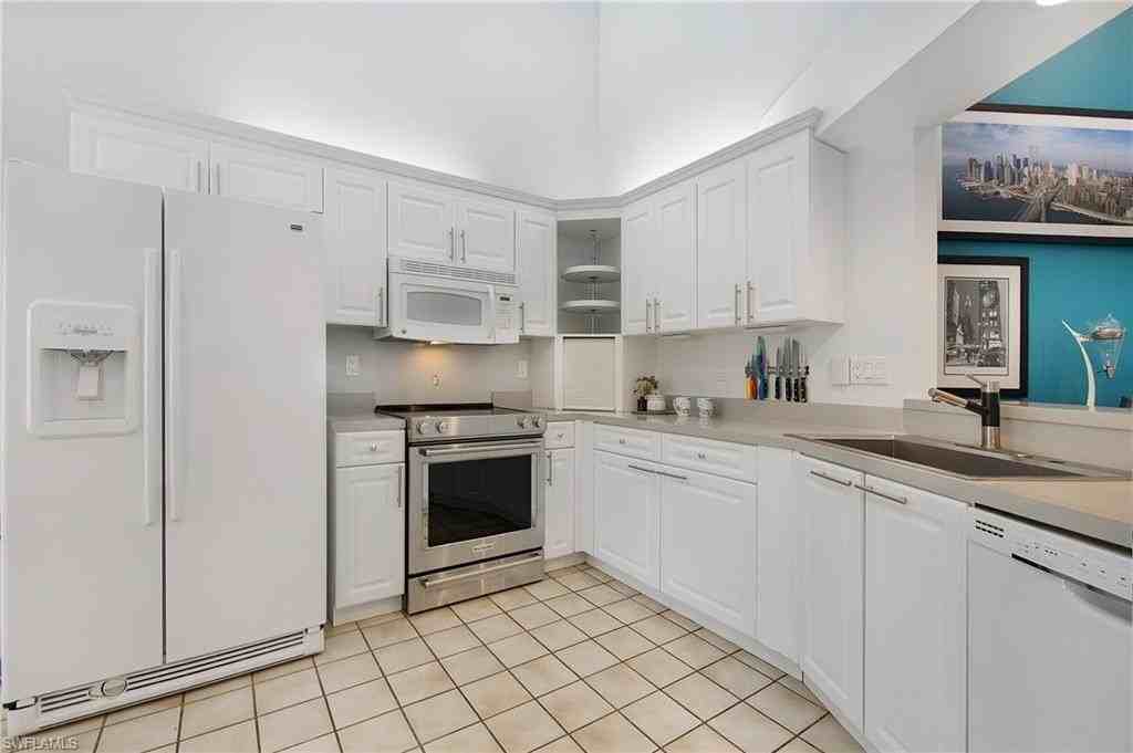 8375 Excalibur Cir Apt I4 #I4 - Photo 6 of 17