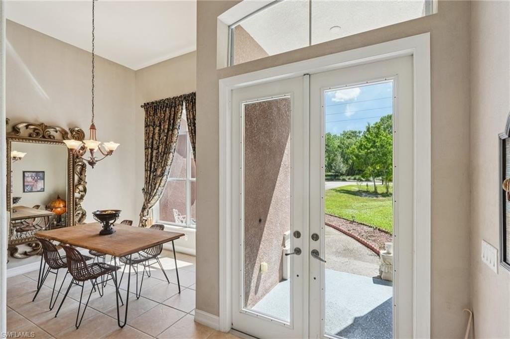 2621 Golden Gate Blvd W - Photo 3 of 40