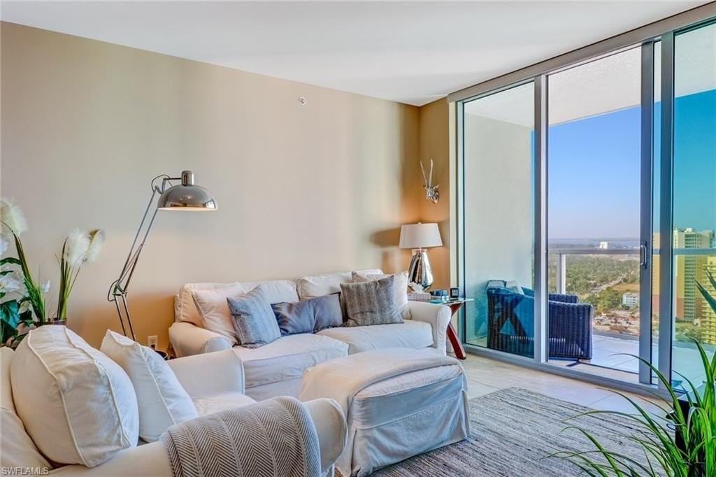 3000 Oasis Grand Blvd Apt 3006 #3006 - Photo 3 of 31