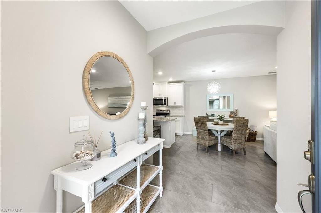 14551 Edgewater Cir - Photo 3 of 26