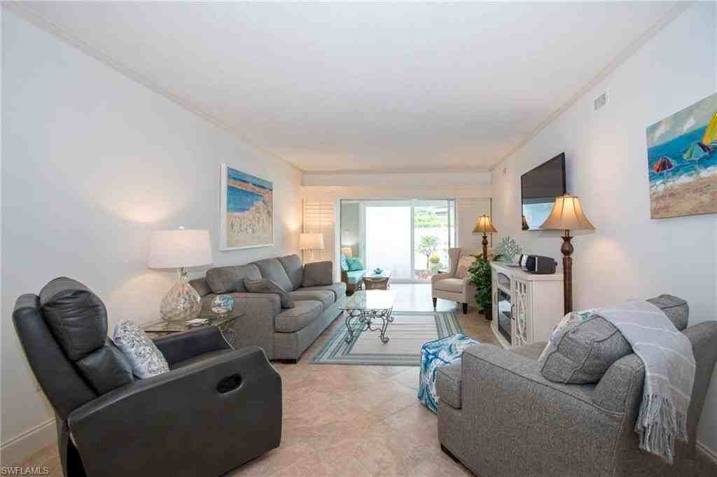 4126 Belair Ln Apt C3 #C3 - Photo 3 of 24