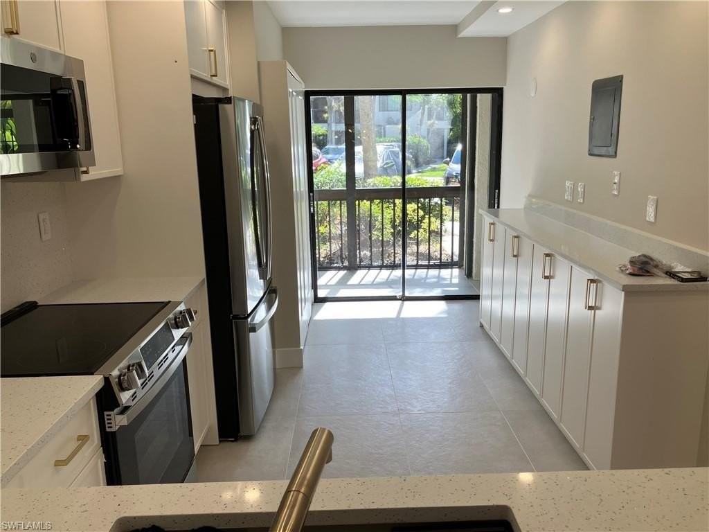 1826 Kings Lake Blvd Apt 101 #101 - Photo 4 of 12