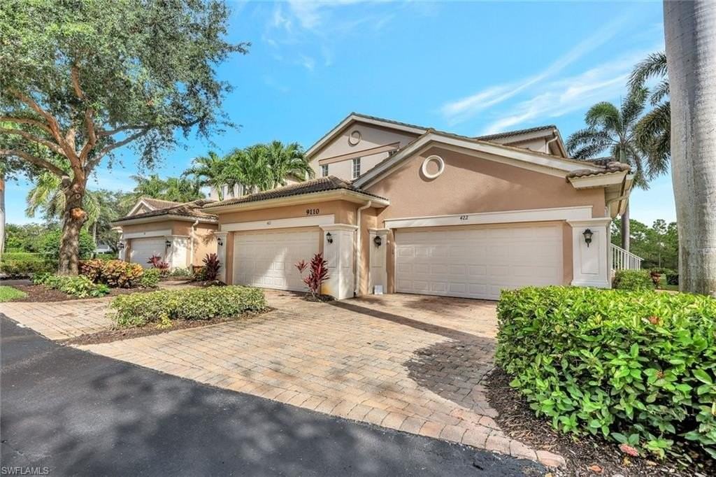 9110 Spanish Moss Way Unit 422 #422 - Photo 2 of 20