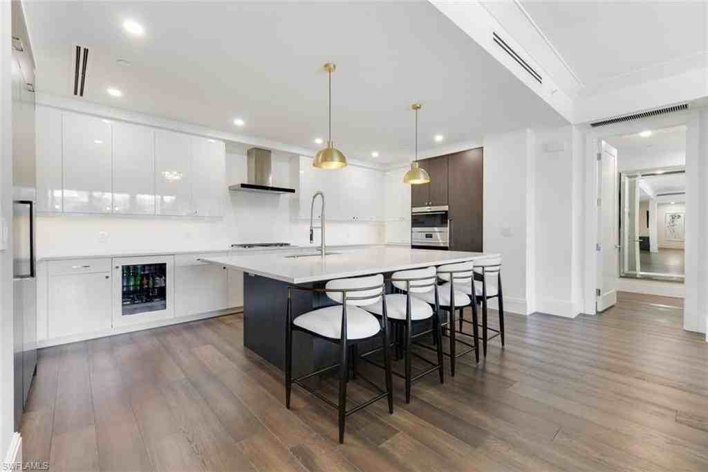 1130 3rd Ave S #215 - Photo 7 of 26