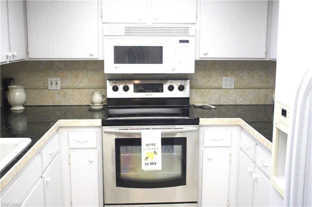 200 Valley Stream Dr Apt 4c #4C - Photo 4 of 21