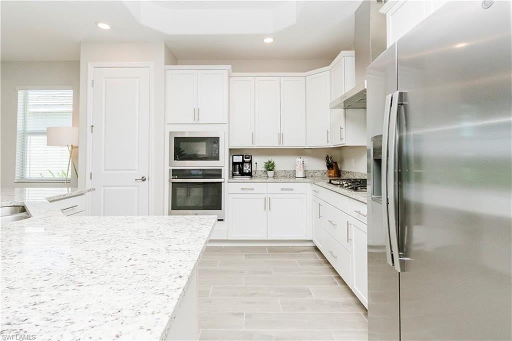 15862 Sugar Hill Dr - Photo 4 of 50