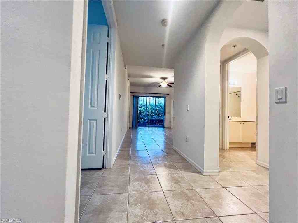 1435 Mariposa Cir Apt 102 #102 - Photo 5 of 24