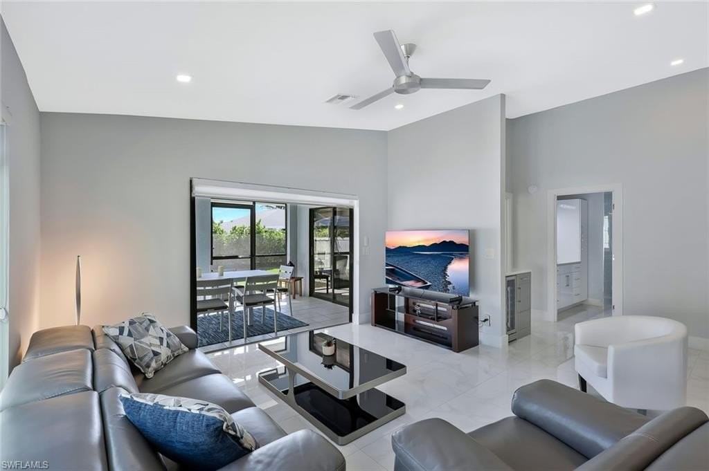 532 103rd Ave N - Photo 3 of 19