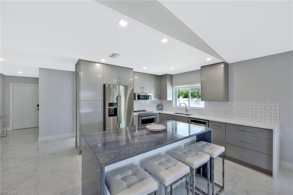 532 103rd Ave N - Photo 7 of 19