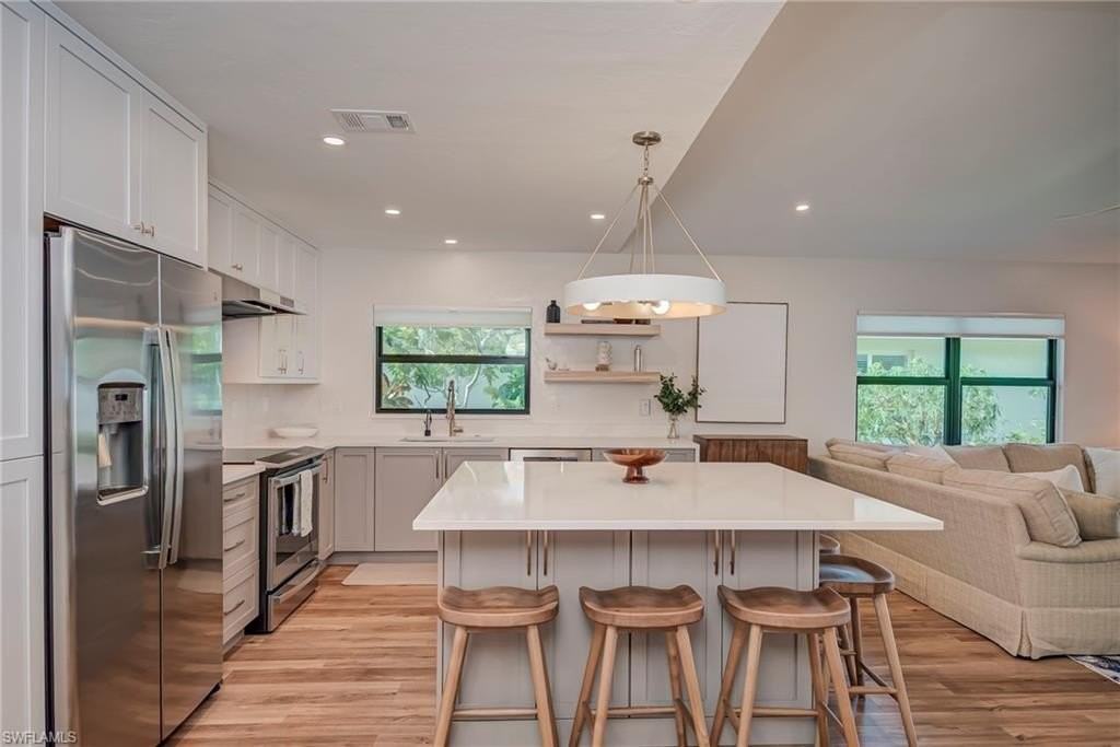 577 98th Ave N - Photo 7 of 33