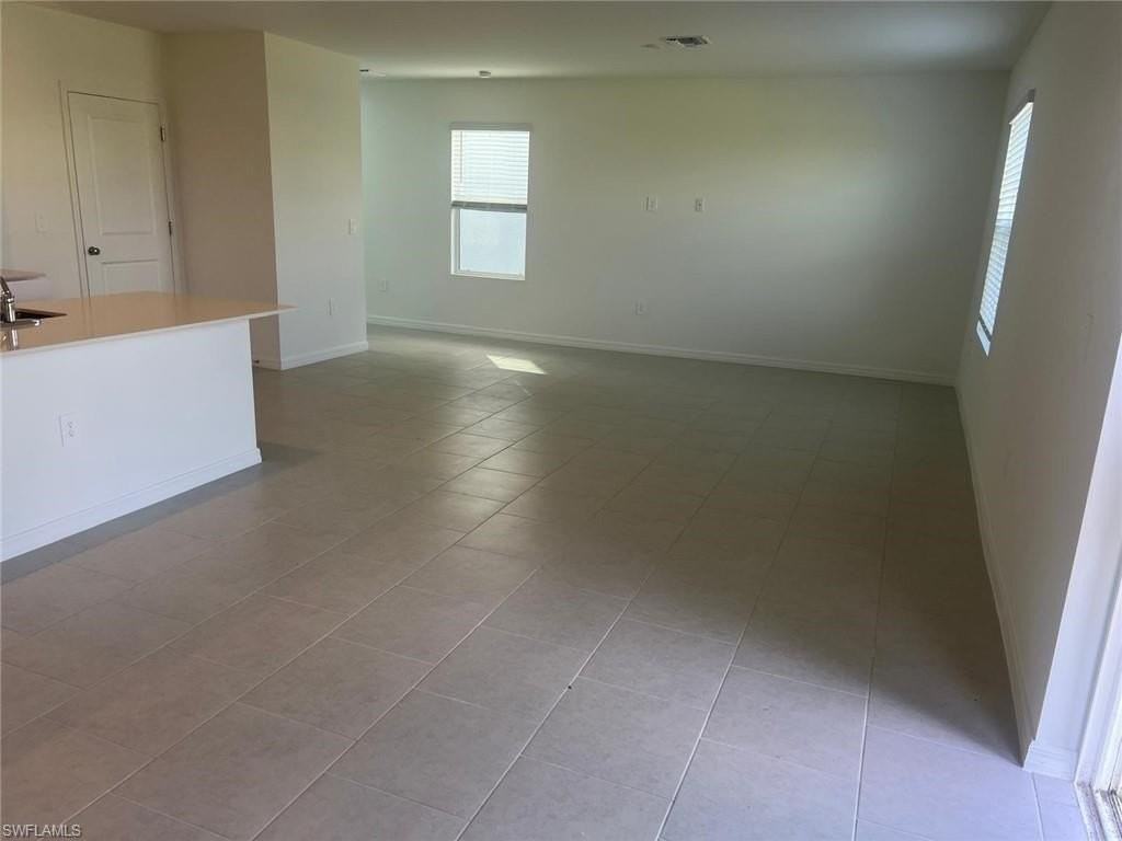 19763 Garden Ridge Ct - Photo 4 of 12