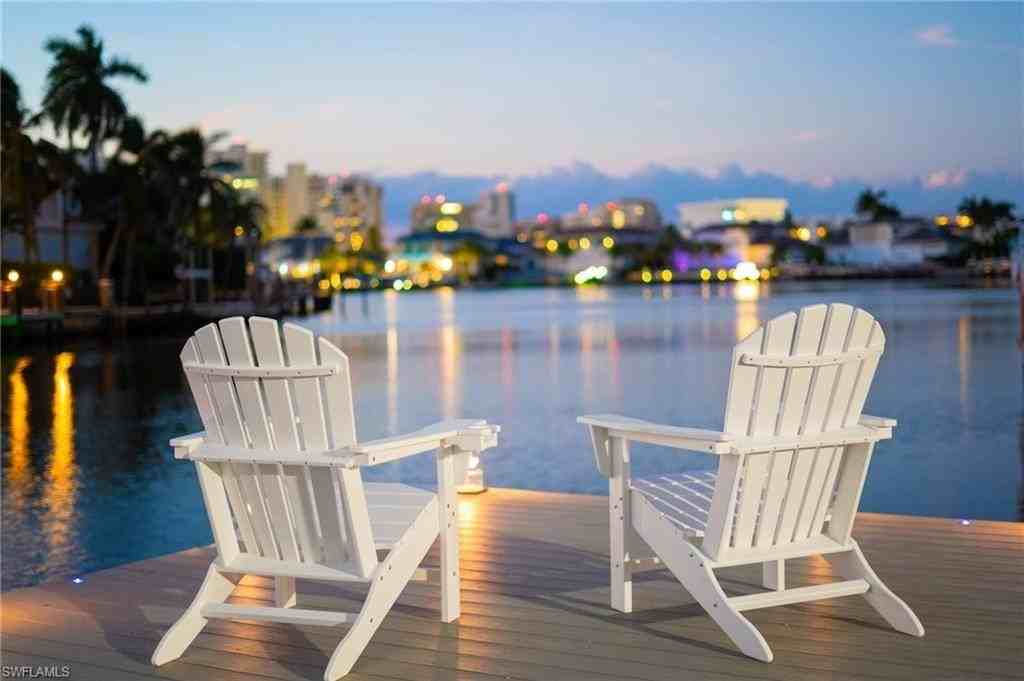 3737 Crayton Rd - Photo 2 of 34