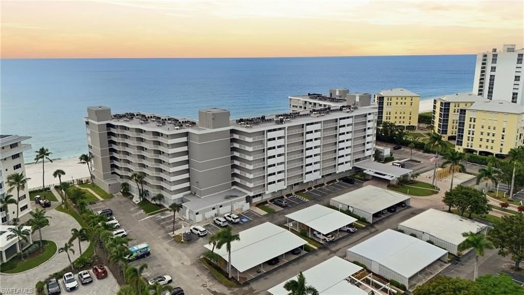 3443 Gulf Shore Blvd N #814