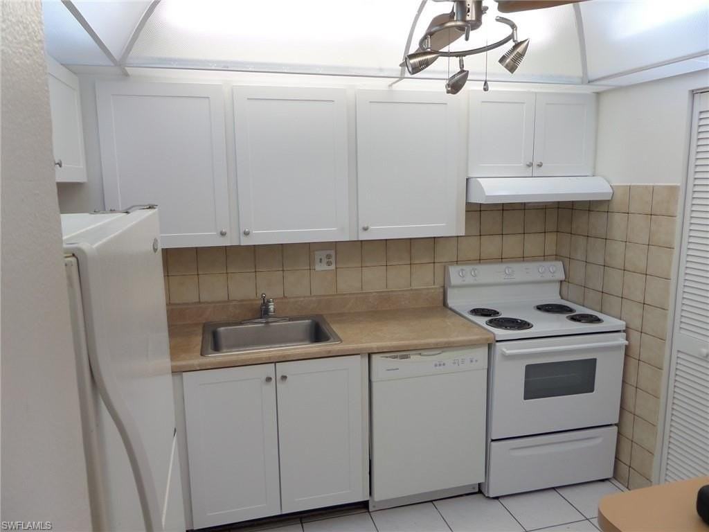 7820 Colony Cir S Apt 105 #105 - Photo 4 of 11