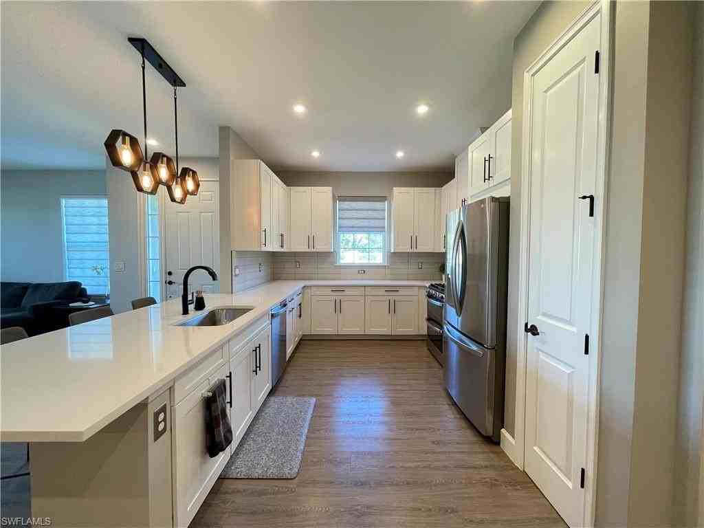 8021 Calle Canovas Ct - Photo 4 of 43