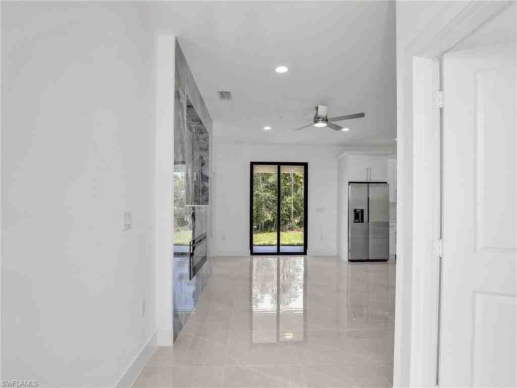 2811 Cerito Ave N - Photo 2 of 29