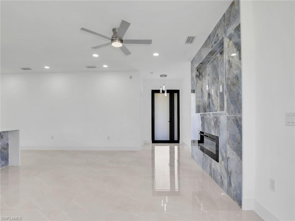 2811 Cerito Ave N - Photo 3 of 29