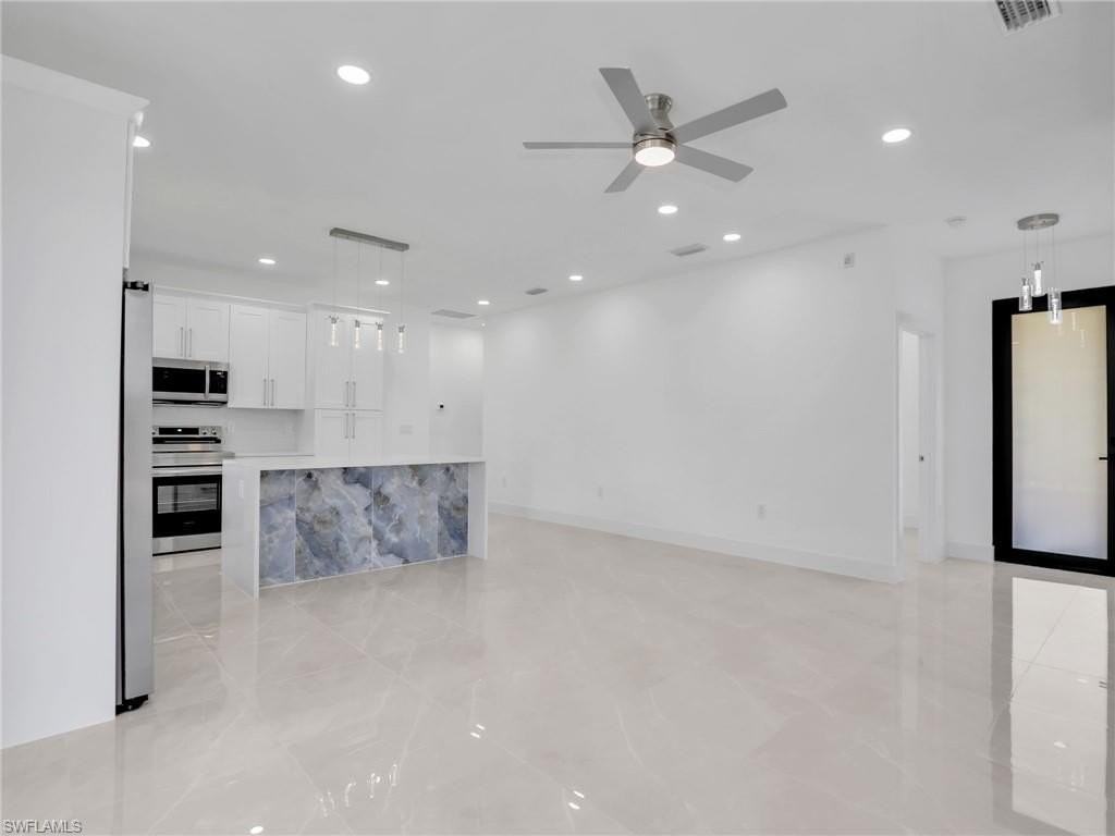 2811 Cerito Ave N - Photo 4 of 29